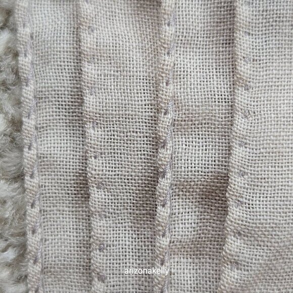 NWOT Altea Wool & Silk Large Square Scarf Muted Grey and Pink Hand-Stitched Hem - Picture 16 of 16